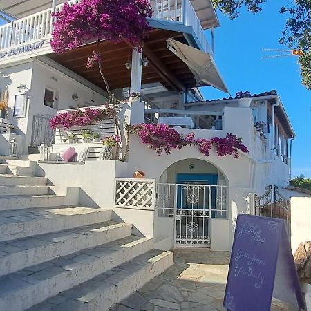 Final Step Apartment Skiathos Town Bagian luar foto