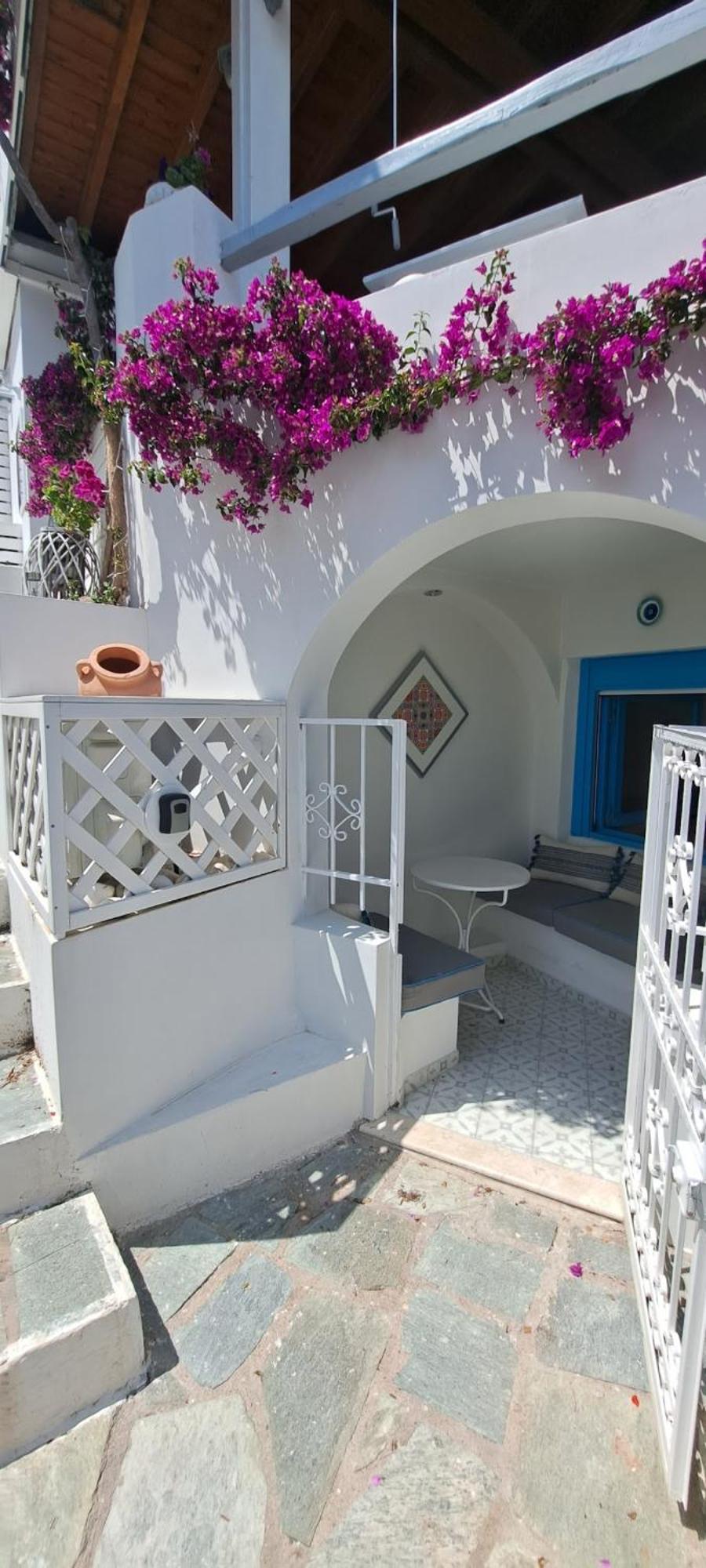 Final Step Apartment Skiathos Town Bagian luar foto
